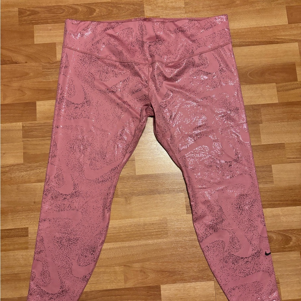 NWT Nike Women’s Patterned  Pink Leggings